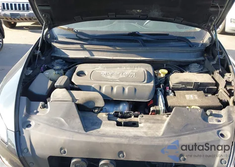 2014 Jeep Cherokee Latitude z USA, uszkodzony, nr VIN 1C4PJMCB3EW318344